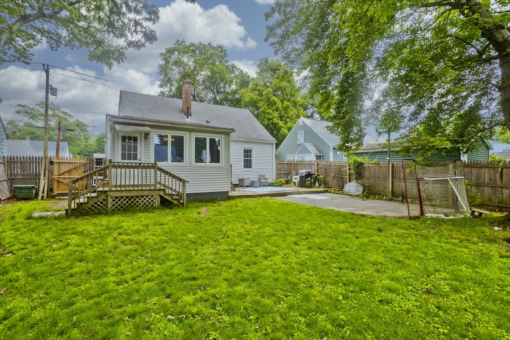 156 Powell Avenue Springfield, MA 01118 - Photo 4 of 37 Gallery Image 4