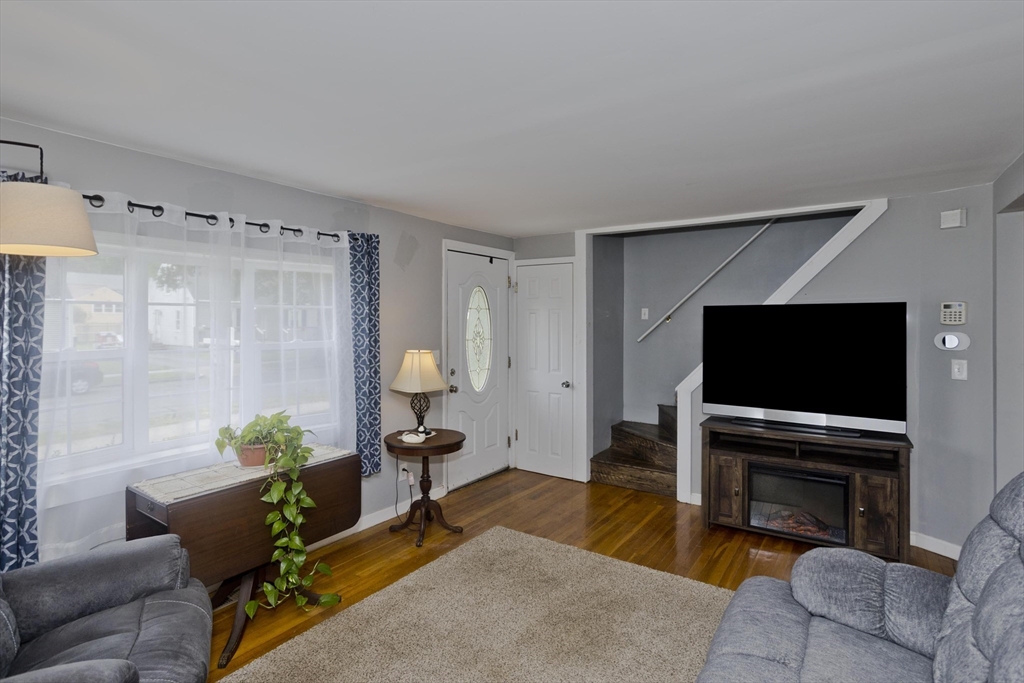 156 Powell Avenue Springfield, MA 01118 - Photo 10 of 37 Gallery Image 10