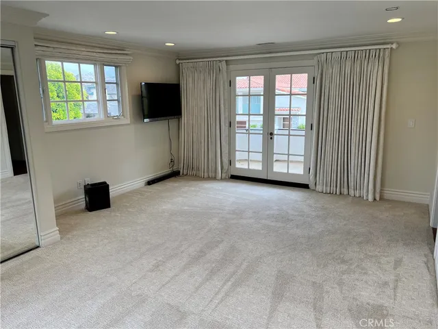 a house view with a outdoor space