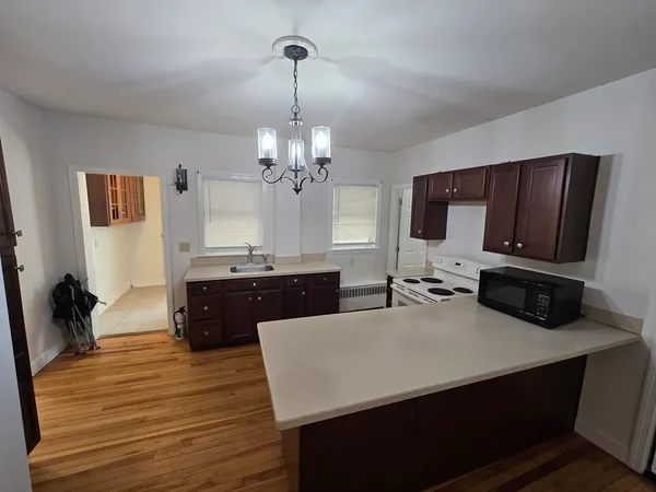 $2,300 | 27 Shelby Street, Unit 1, Worcester, MA 01605
