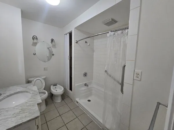 $2,300 | 27 Shelby Street, Unit 1, Worcester, MA 01605