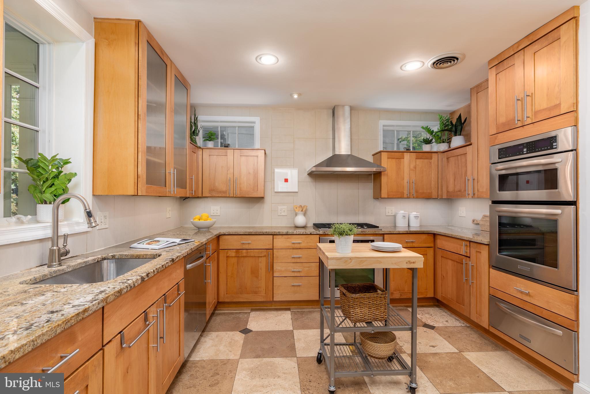 4205 Warren Street Northwest Washington, DC 20016 - Photo 13 of 48