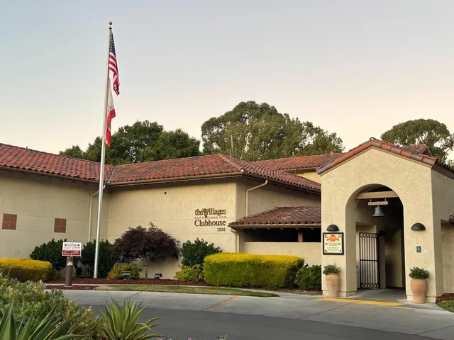a view of a tennis court