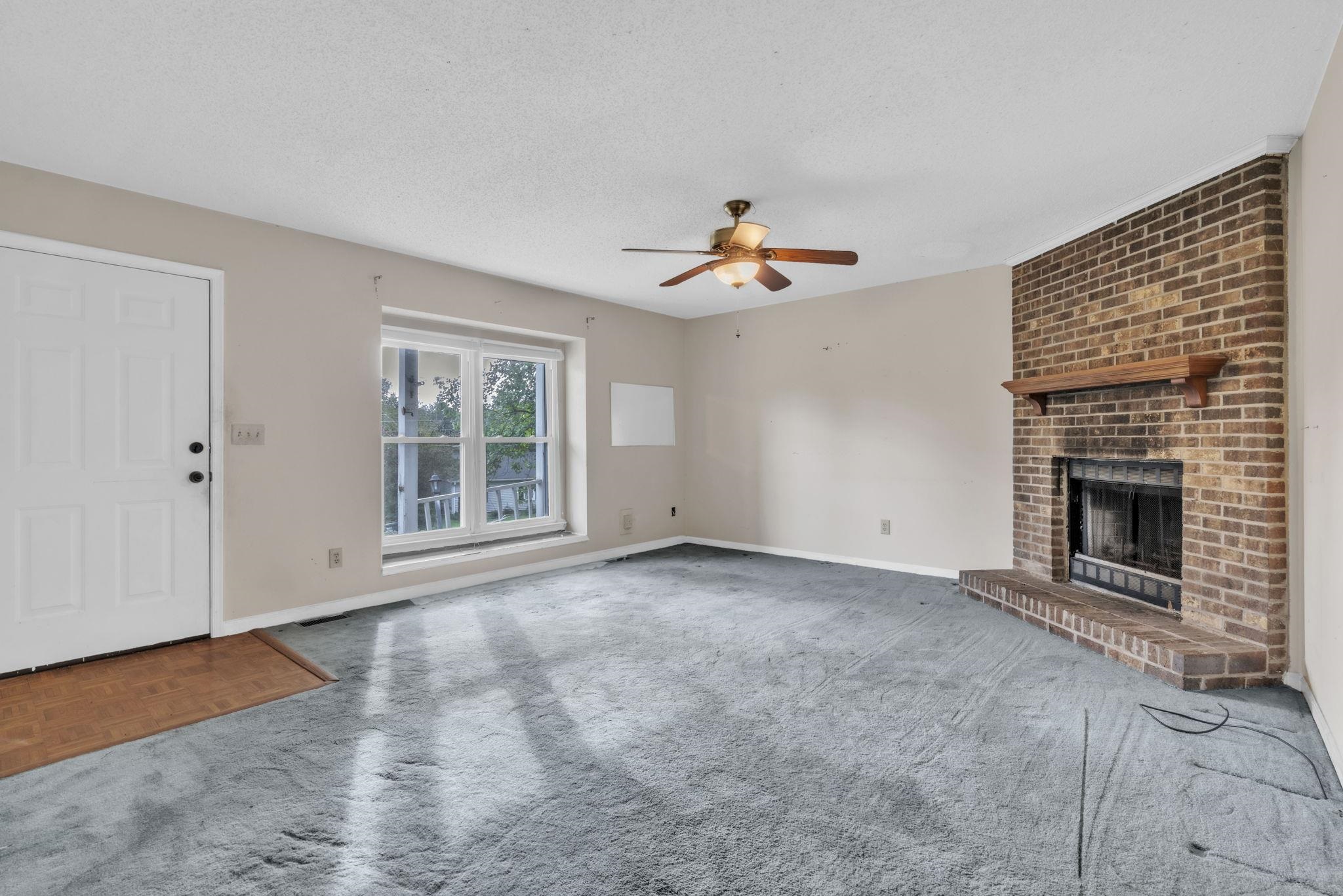 121 Apollo Avenue Greer, SC 29651 - Photo 6 of 31 Gallery Image 6