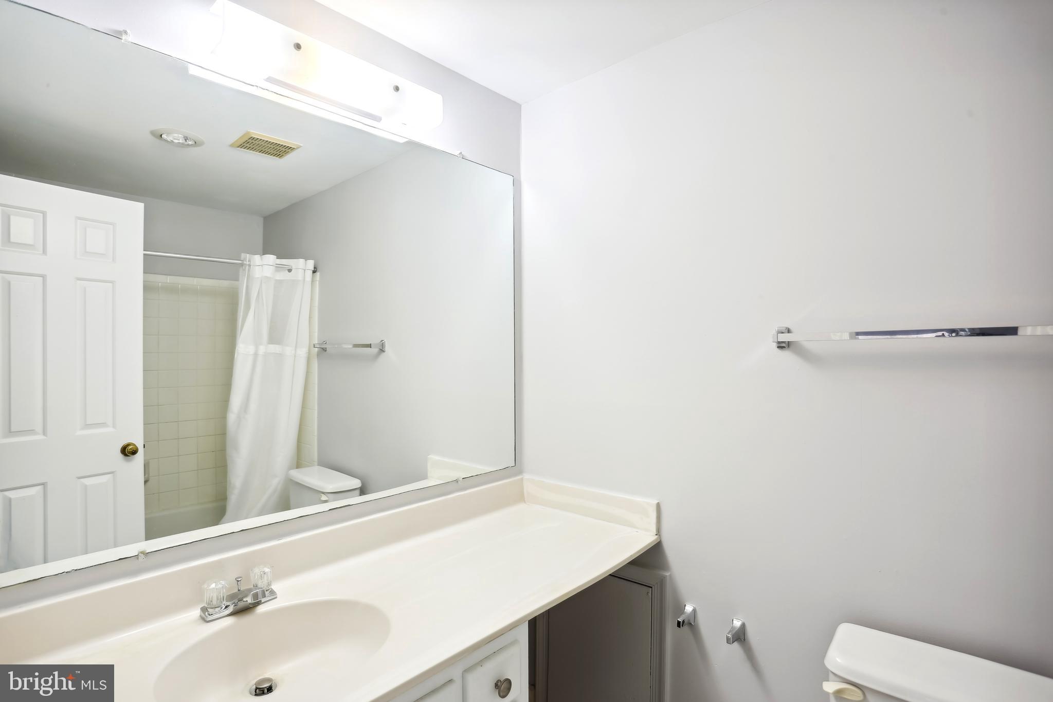 684 Concerto Lane Silver Spring, MD 20901 - Photo 19 of 41 Master Bath