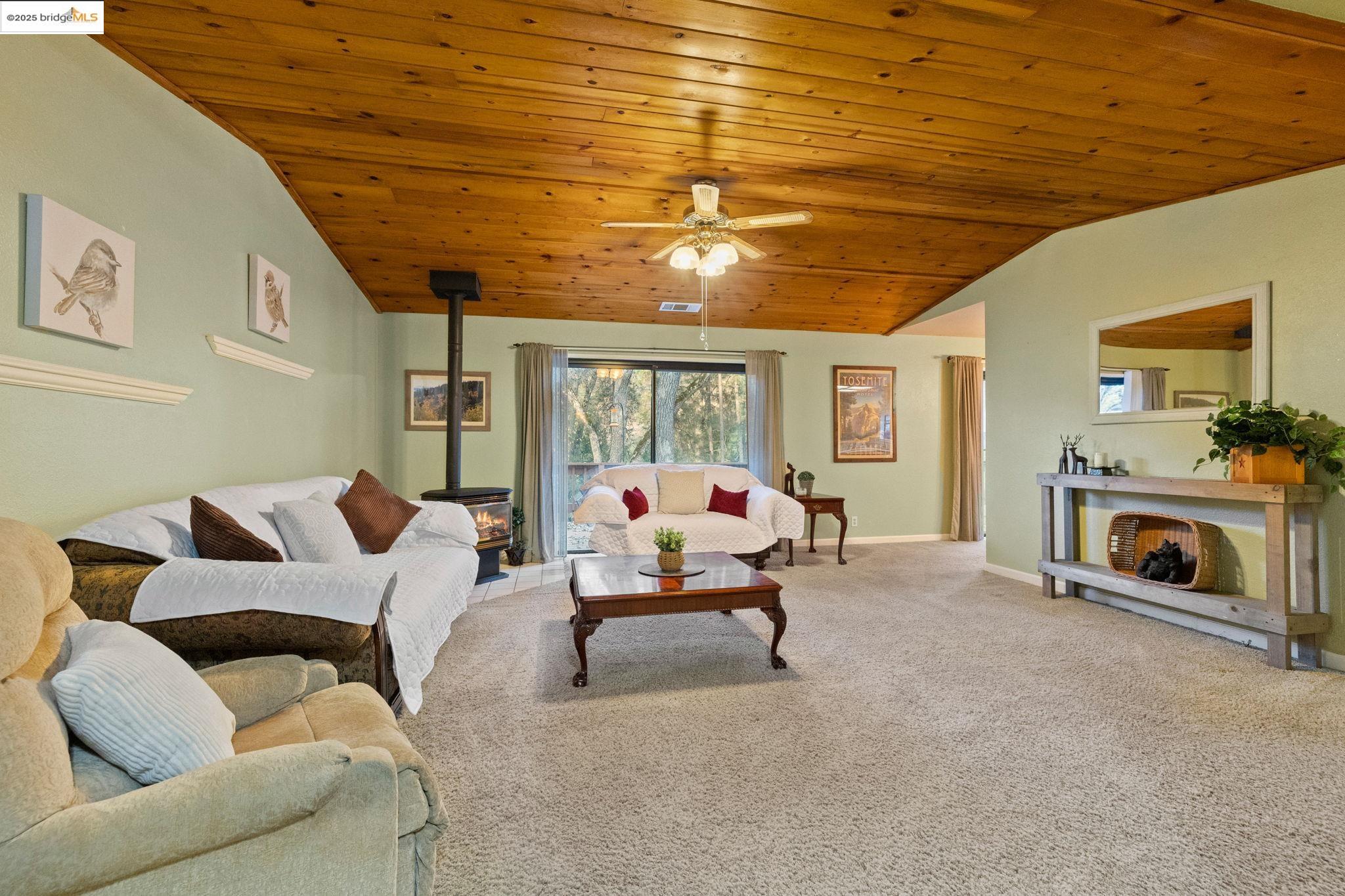 19555 Ferretti Road Groveland, CA 95321 - Photo 9 of 60