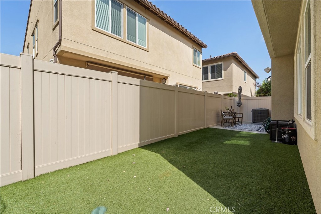 250 West Ridgewood Street Long Beach, CA 90805 - Photo 19 of 44