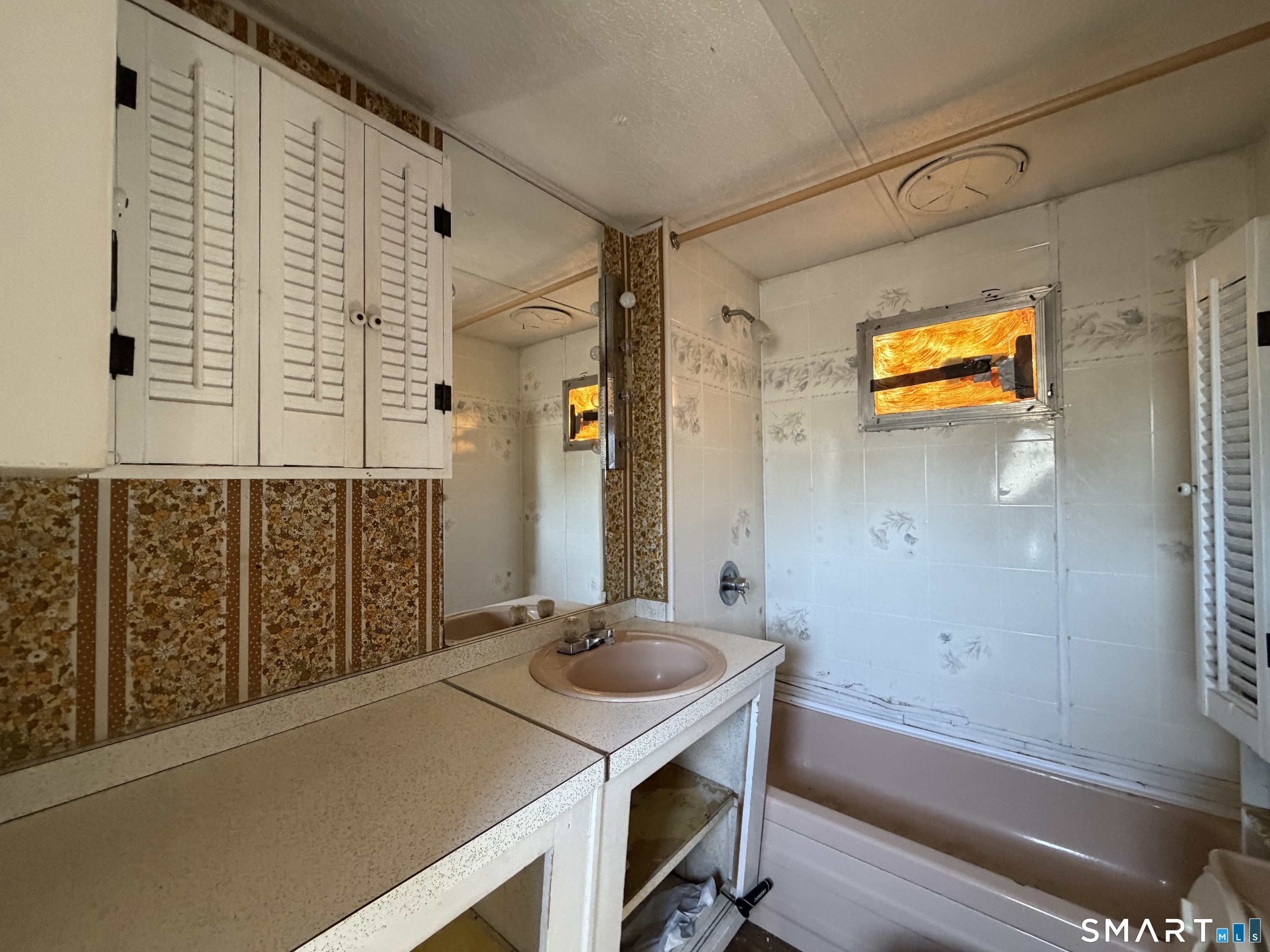 14 Mountainview Road East Hampton, CT 06424 - Photo 18 of 26 a bathroom with a sink a bath tub and a shower