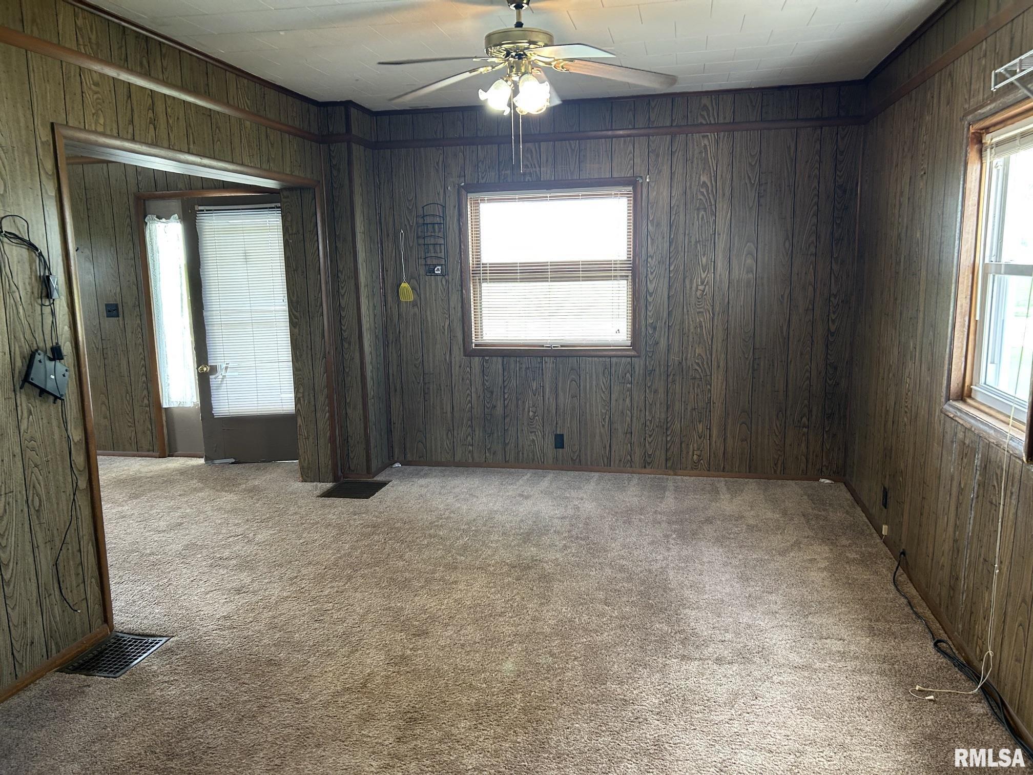 1439 Roby Road Mechanicsburg, IL 62545 - Photo 9 of 28