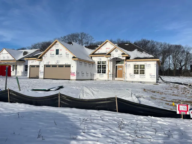 $699,900 | 442 Ingleside Court, Unit LT56, Oconomowoc, WI 53066