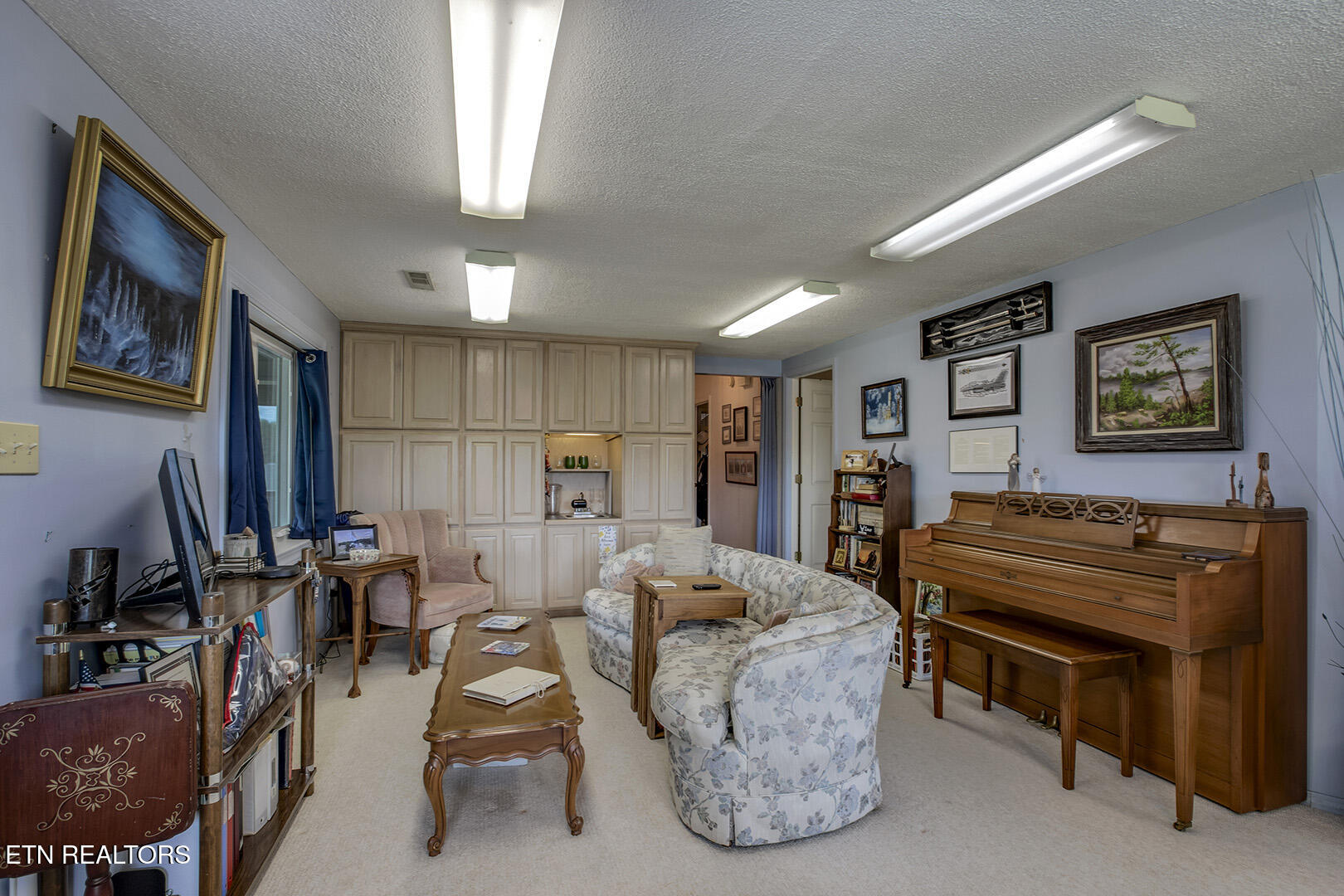 242 Chatuga Way Loudon, TN 37774 - Photo 42 of 60 42_242 Chatuga Way_Family02