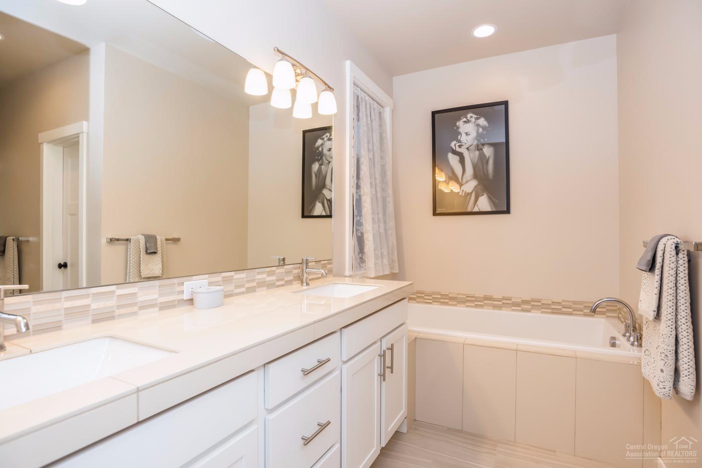 63178 Iner Loop Bend, OR 97701 - Photo 12 of 25 Additional Photo