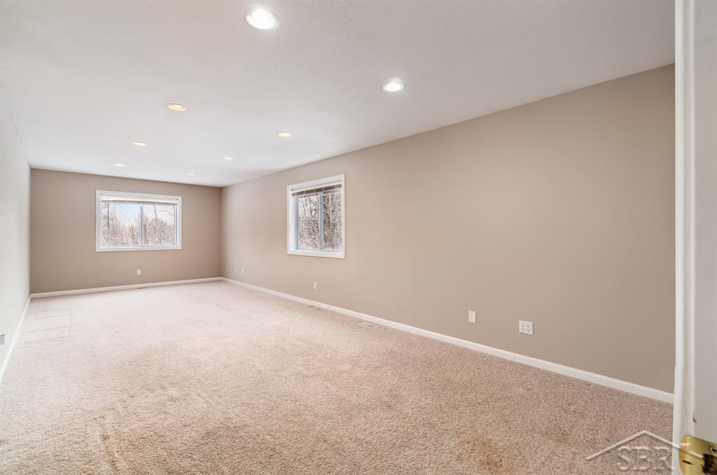 483 North 11 Mile Road Midland, MI 48640 - Photo 10 of 21 50100543-9.JPG