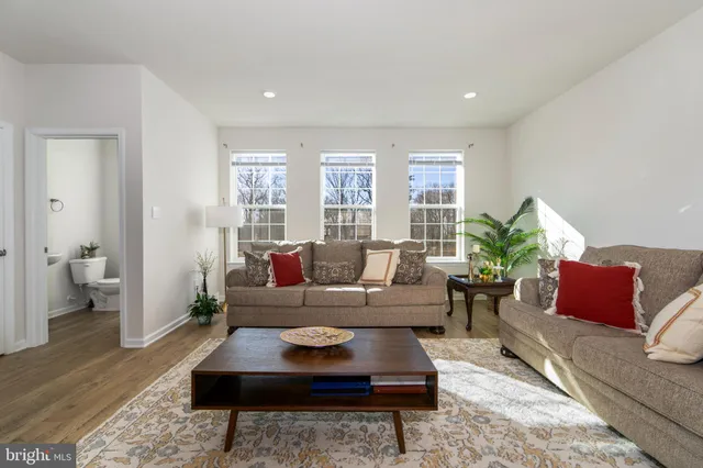 $547,500 | 472 Monte Farm Road, Mount Laurel, NJ 08054