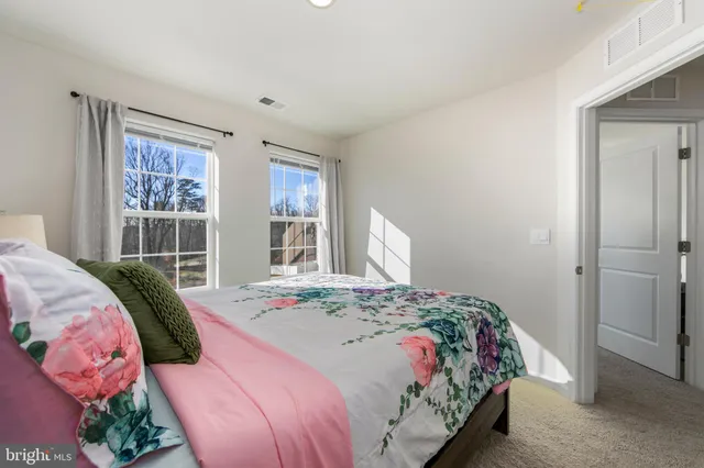 $547,500 | 472 Monte Farm Road, Mount Laurel, NJ 08054