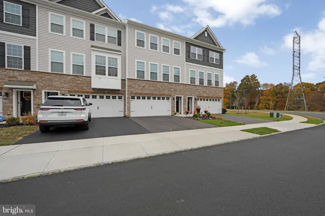 $547,500 | 472 Monte Farm Road, Mount Laurel, NJ 08054