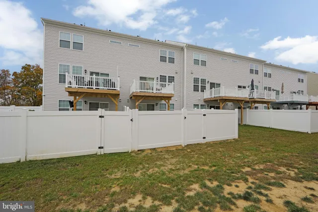 $547,500 | 472 Monte Farm Road, Mount Laurel, NJ 08054