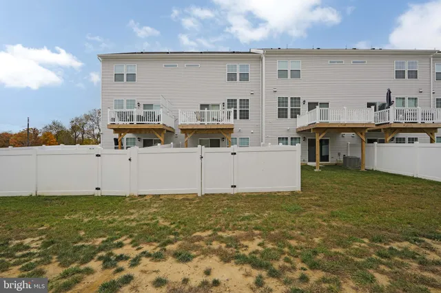 $547,500 | 472 Monte Farm Road, Mount Laurel, NJ 08054