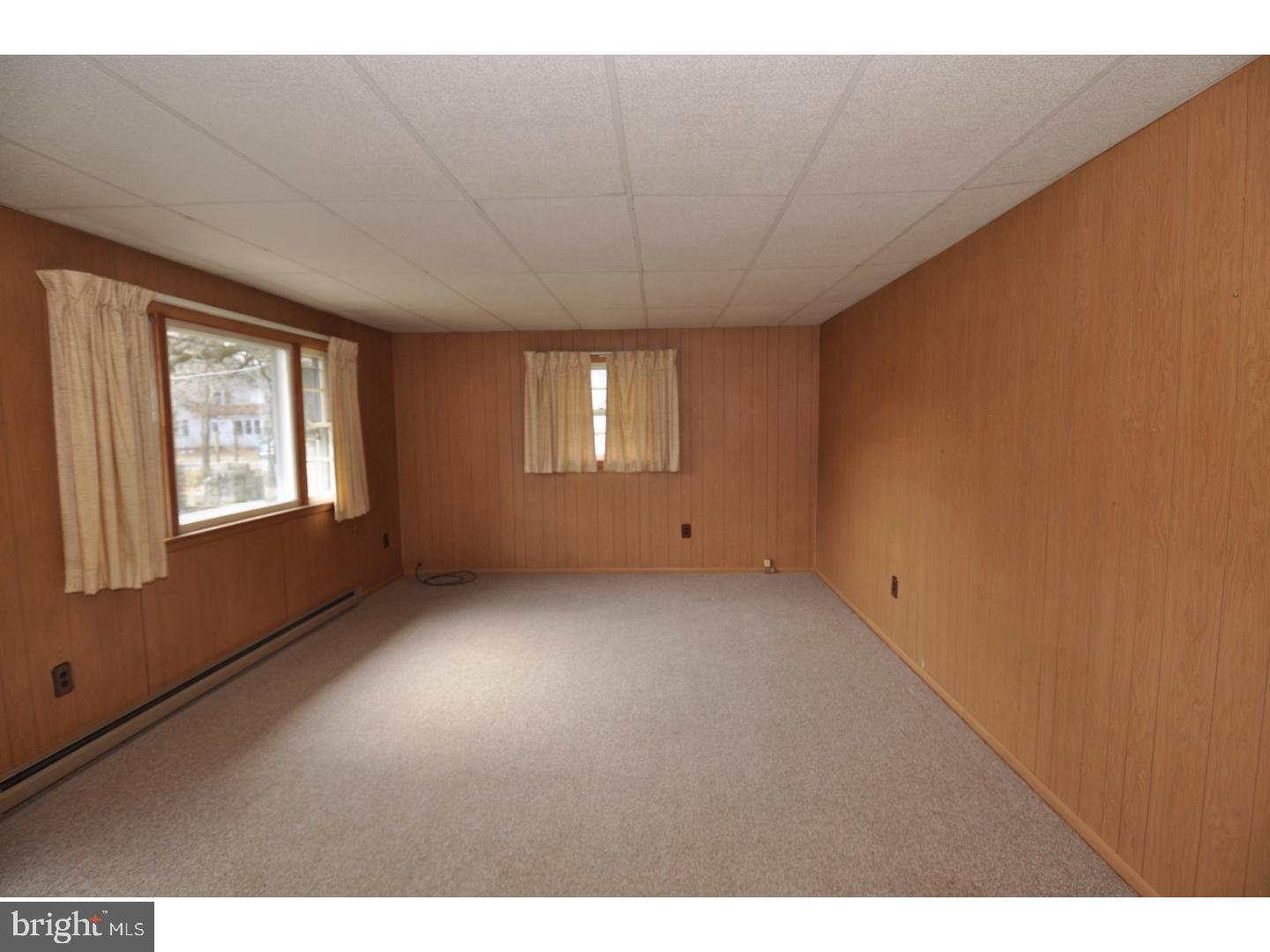 17 Retreat Road Southampton, NJ 08088 - Photo 22 of 25 Living Room