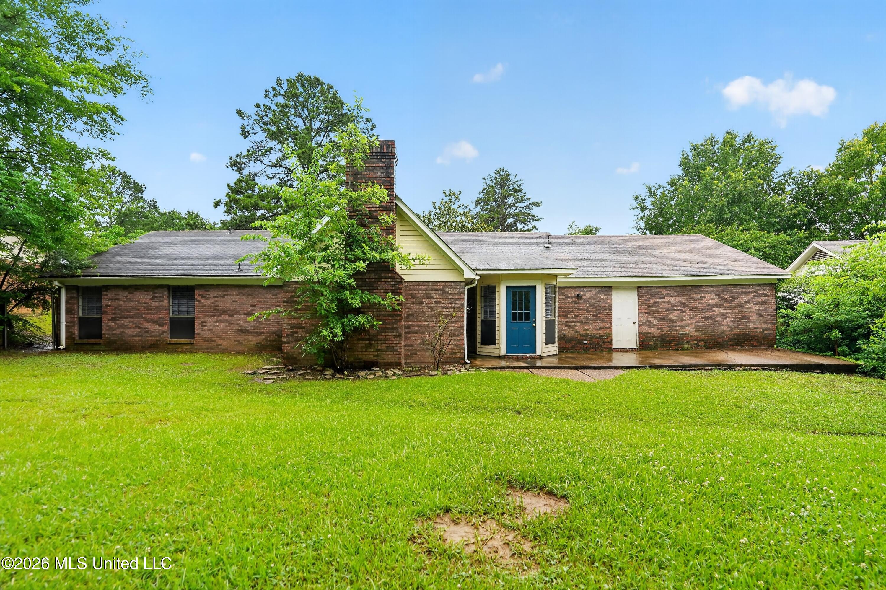 2050 Gateway Drive Ridgeland, MS 39157 - Photo 1 of 24 05_2050_Gateway_Dr-Exterior-8606
