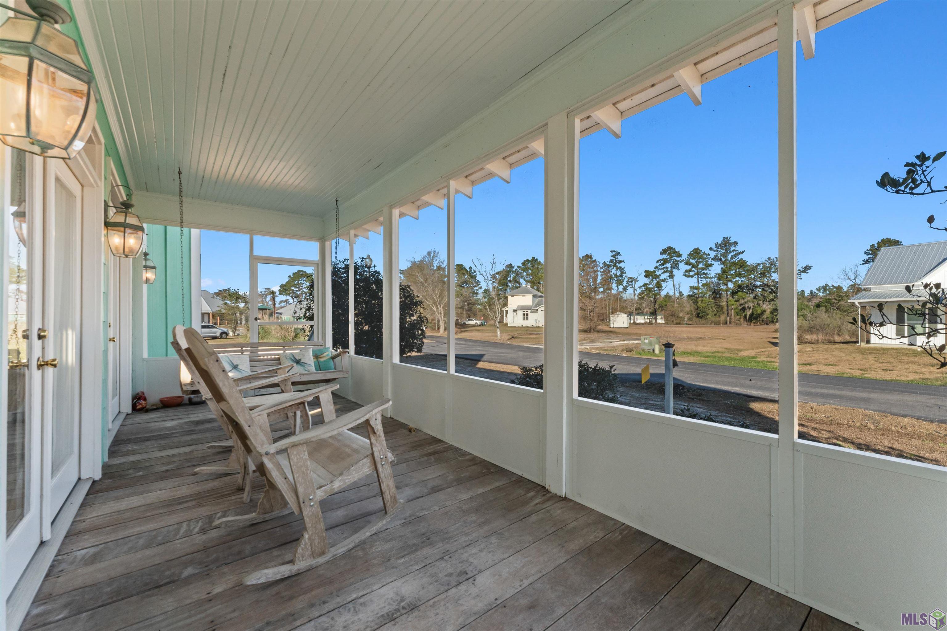 17097 Peace Point Drive Springfield, LA 70462 - Photo 6 of 33