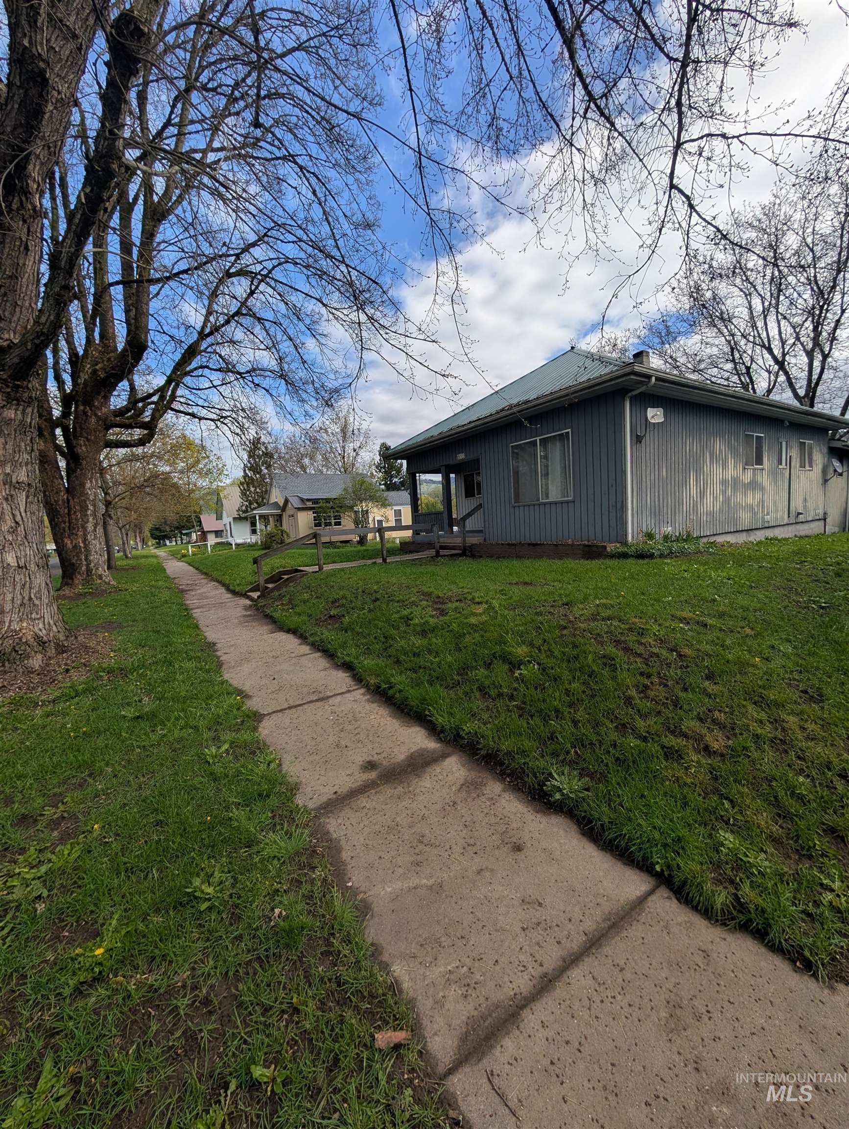 815 Maple Street Kamiah, ID 83536 - Photo 2 of 25