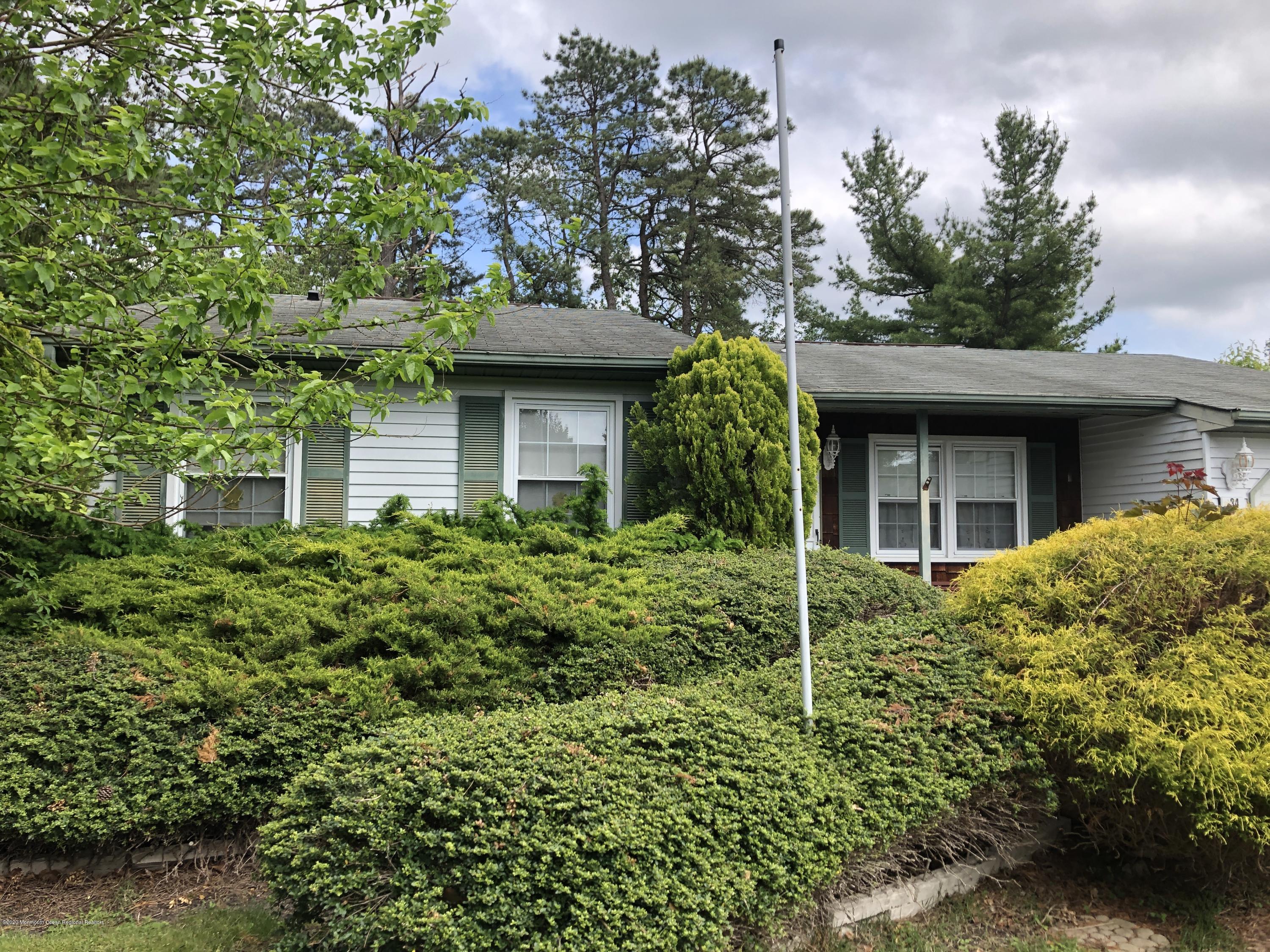 34 Hartford Road, Unit 73 Whiting, NJ 08759 - Photo 4 of 37 8B9B0E73-FF9B-4418-A725-48D74341A3F6