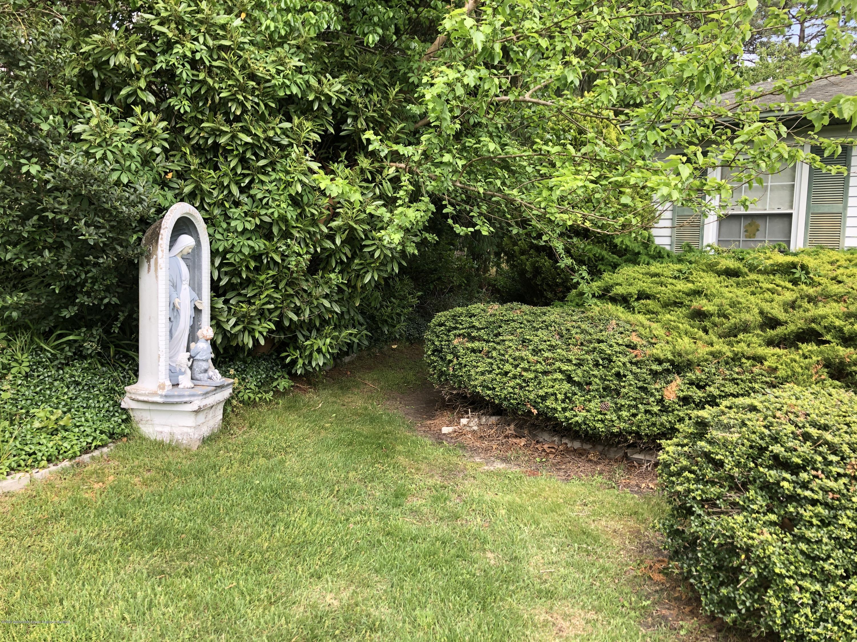 34 Hartford Road, Unit 73 Whiting, NJ 08759 - Photo 9 of 37 01B911A0-E5FB-41C3-AC09-AD2CA5351280