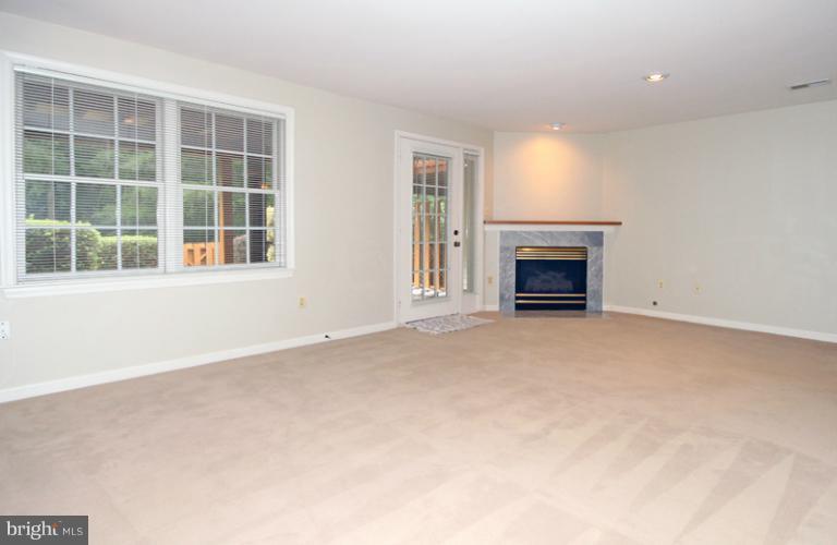 9089 Golden Sunset Lane Springfield, VA 22153 - Photo 13 of 30 Family Room