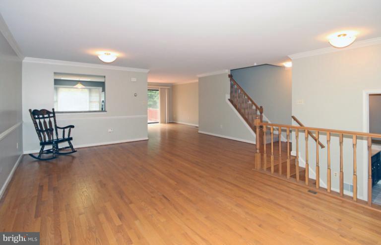 9089 Golden Sunset Lane Springfield, VA 22153 - Photo 16 of 30 Living Room
