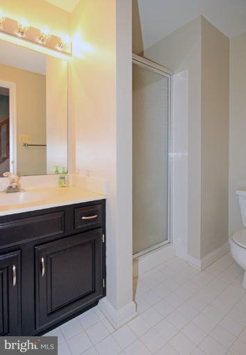 9089 Golden Sunset Lane Springfield, VA 22153 - Photo 27 of 30 Bath