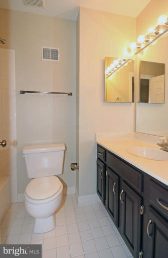 9089 Golden Sunset Lane Springfield, VA 22153 - Photo 4 of 30 Bath