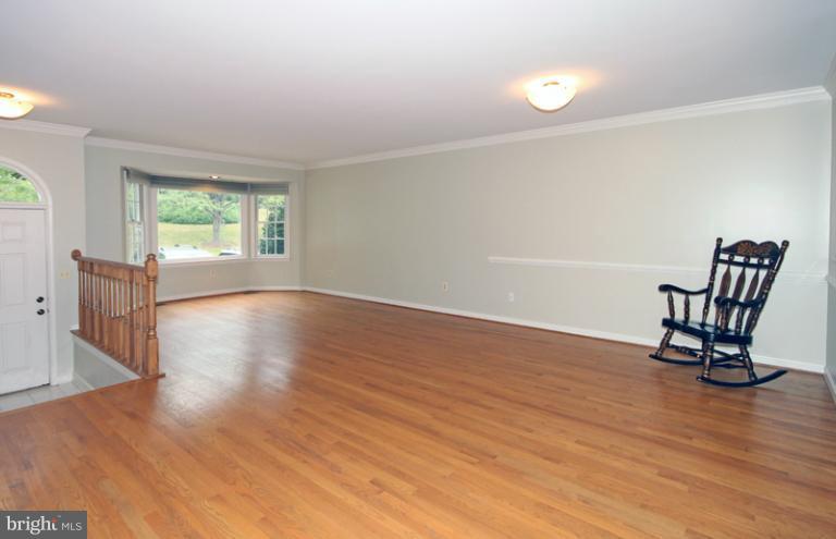 9089 Golden Sunset Lane Springfield, VA 22153 - Photo 6 of 30 Living Room