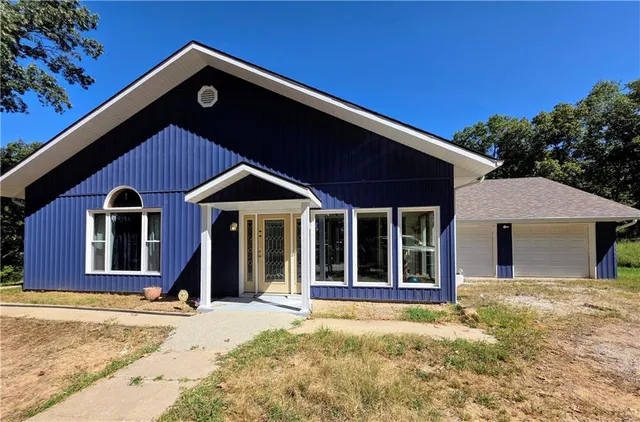 $490,000 | 875 Southwest 54th Highway, Osceola, MO 64776