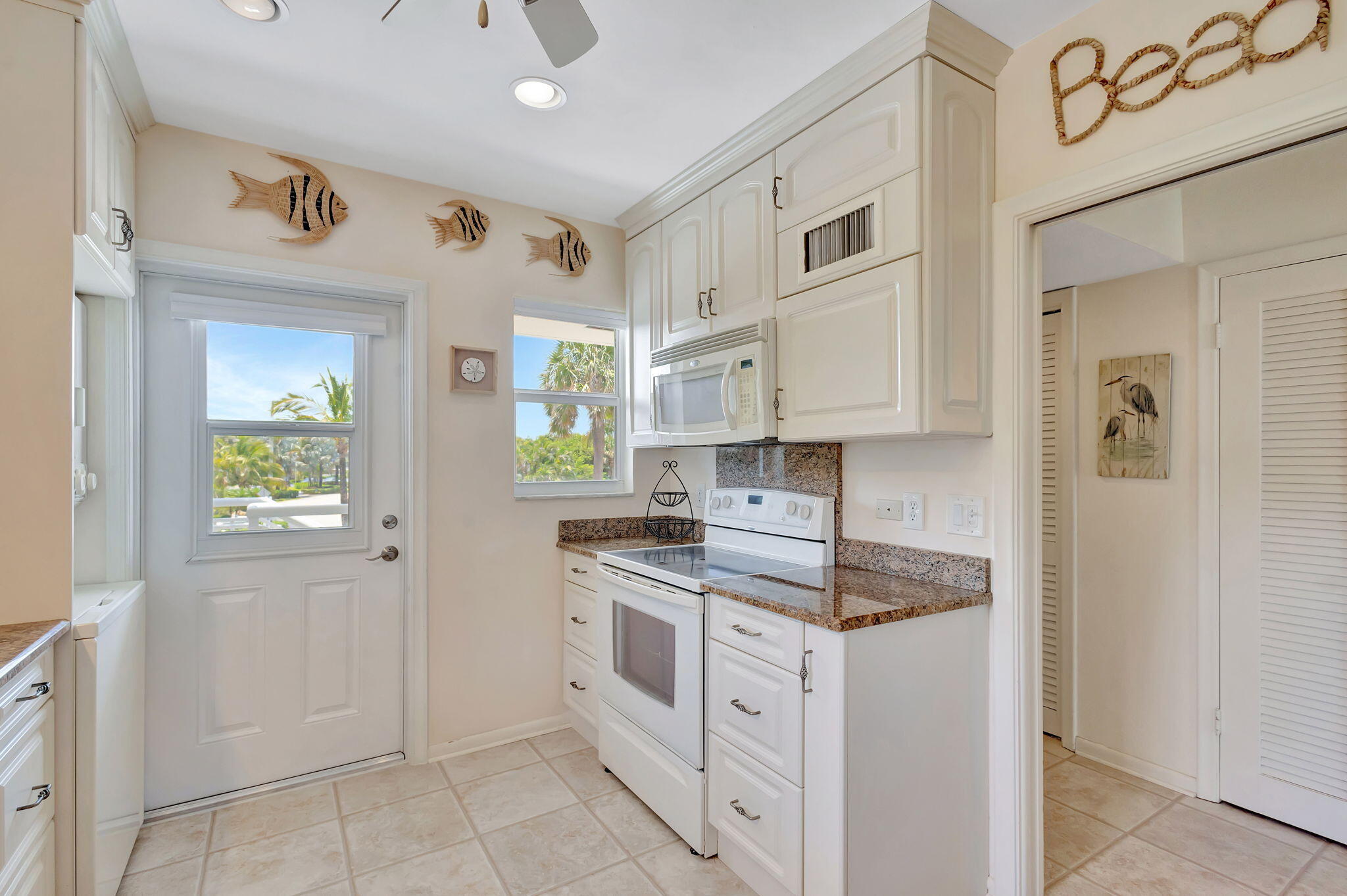 80 Celestial Way, Unit 213 Juno Beach, FL 33408 - Photo 15 of 59 Kitchen