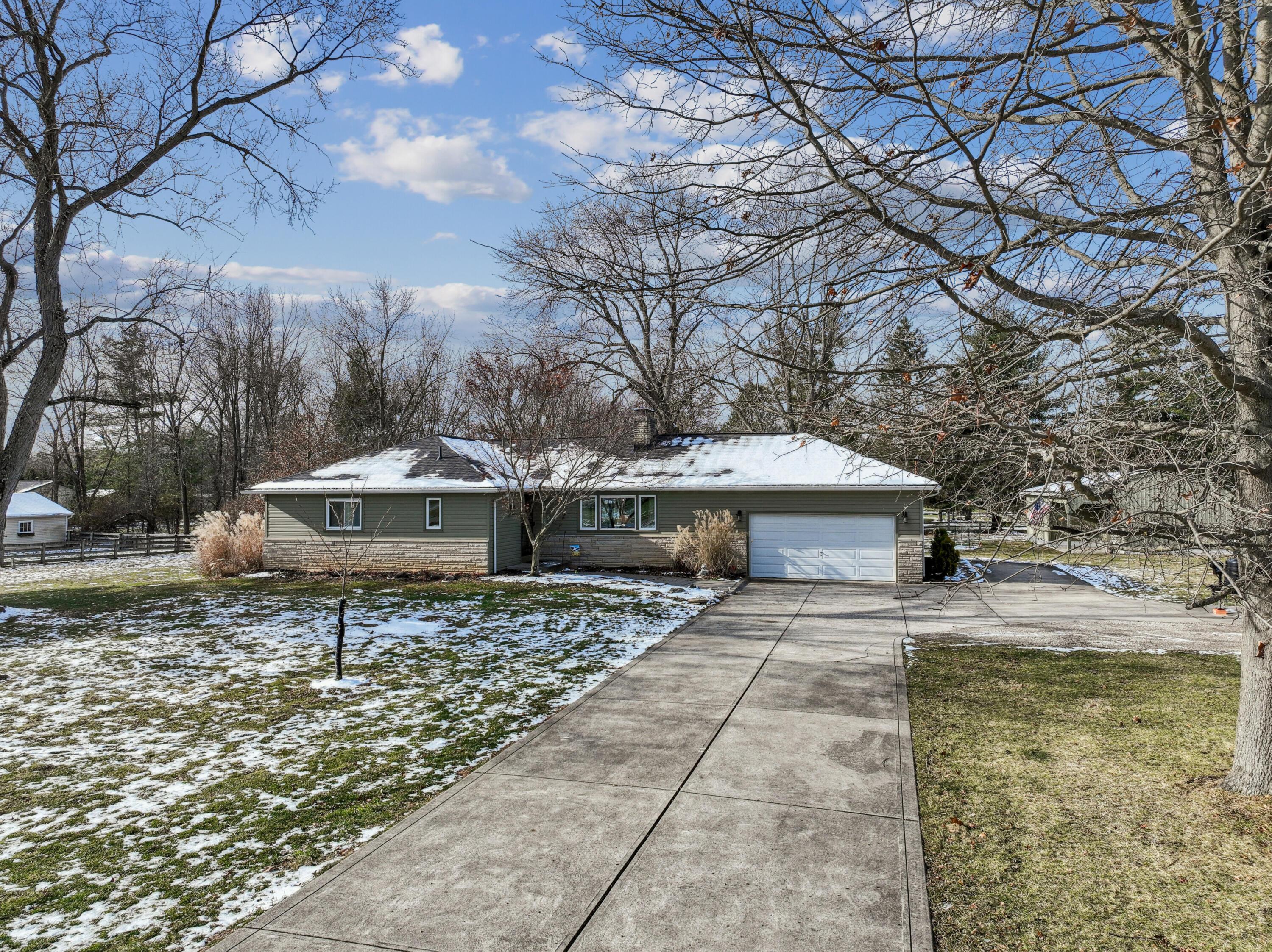 8378 Steitz Road Powell, OH 43065 - Photo 55 of 67 Large concrete driveway