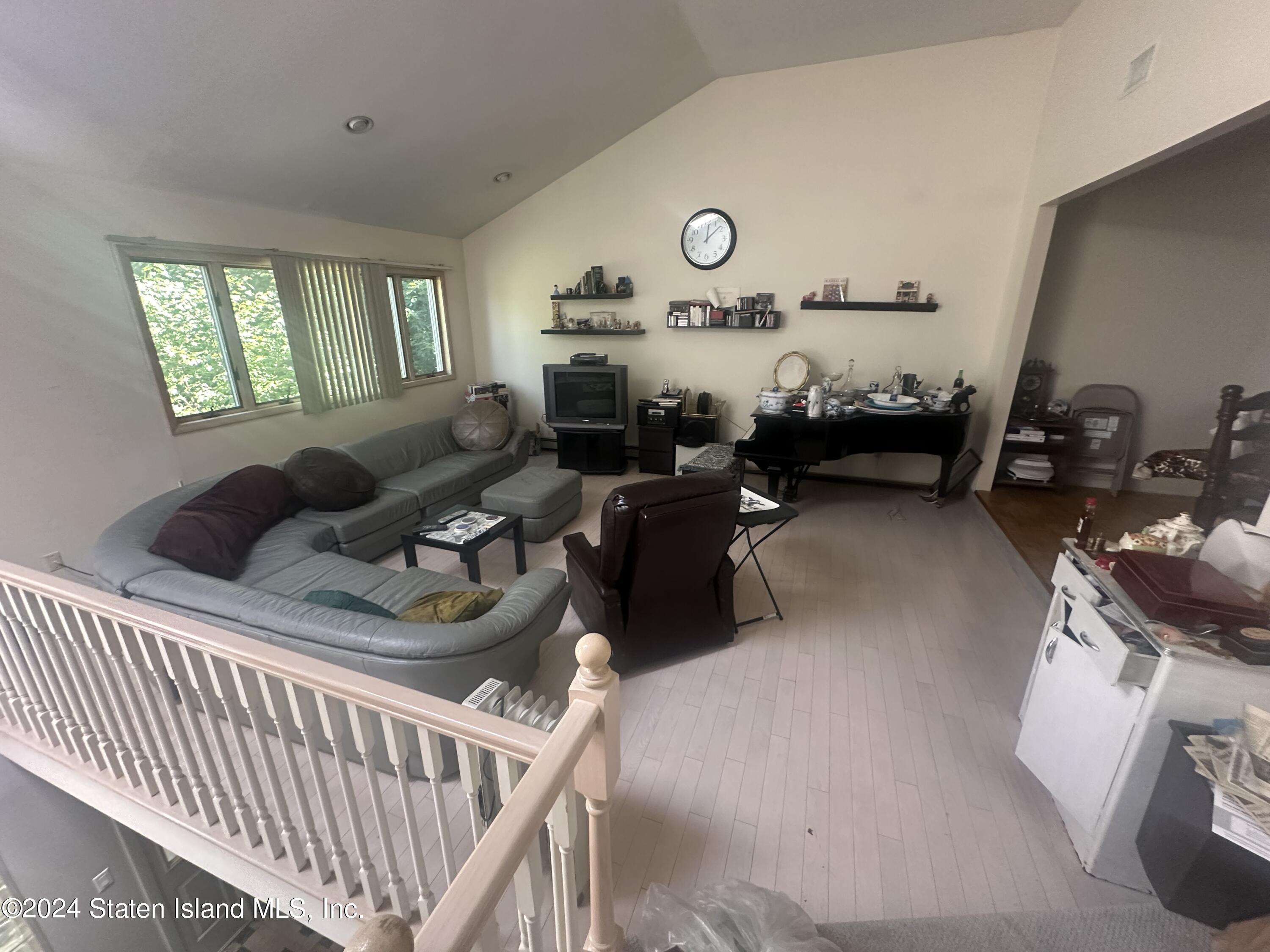526 Sinclair Avenue Staten Island, NY 10312 - Photo 12 of 13 IMG_1515