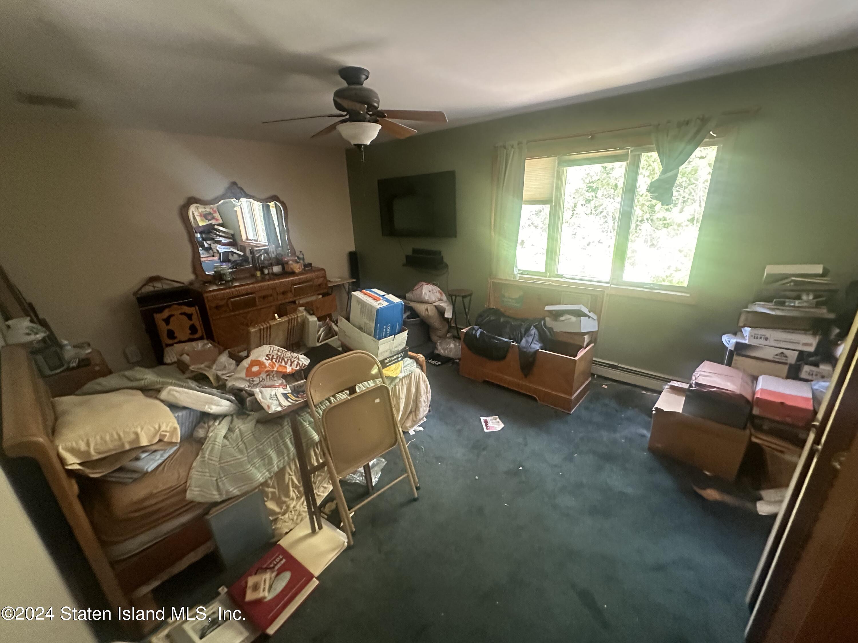 526 Sinclair Avenue Staten Island, NY 10312 - Photo 4 of 13 IMG_1521