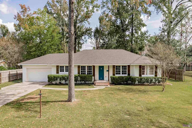 $294,900 | 275 East Riveroaks Drive, Baton Rouge, LA 70815