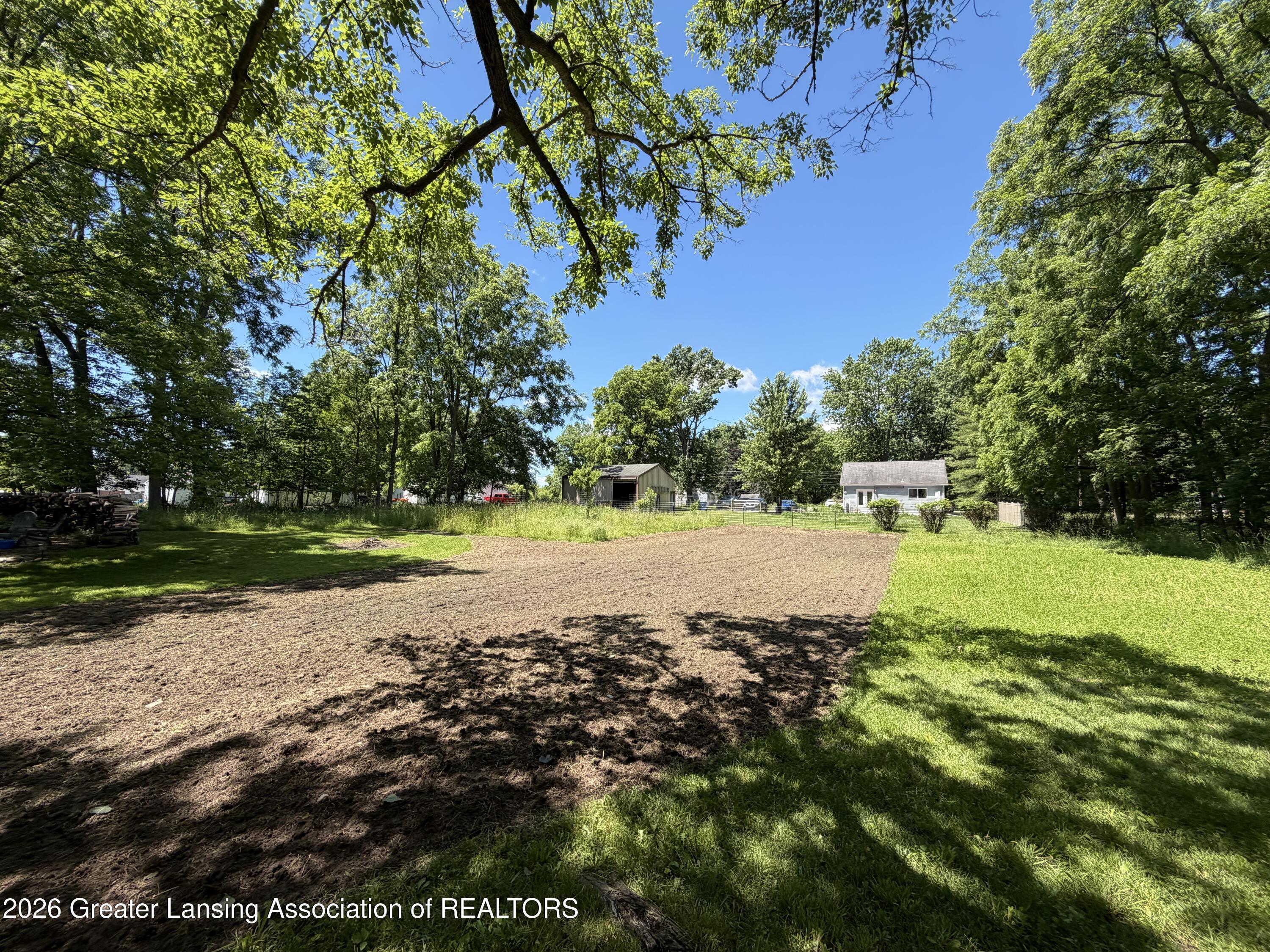 5429 South Waverly Road Lansing, MI 48911 - Photo 28 of 39 IMG_3567