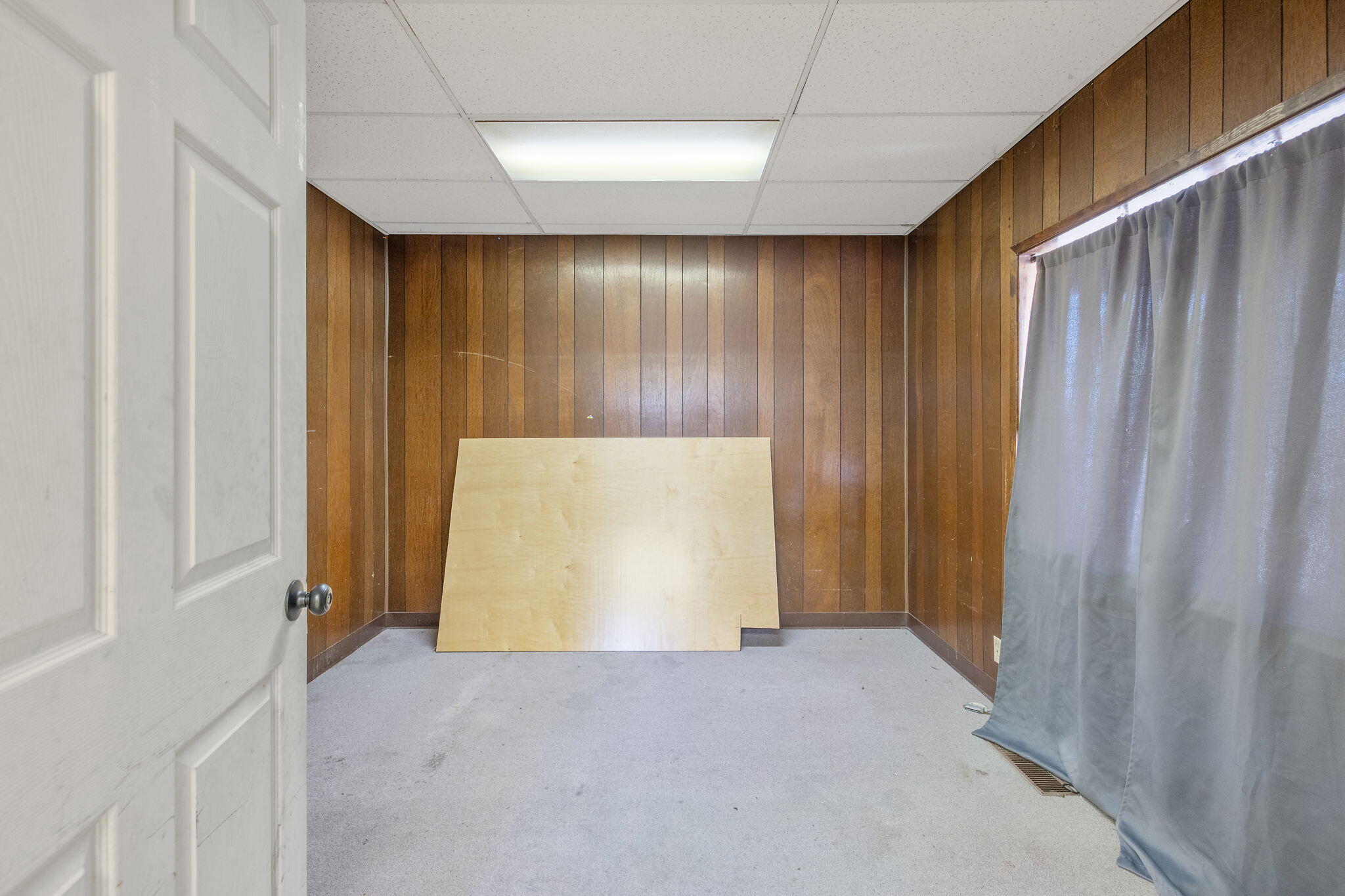 241 South F Street Exeter, CA 93221 - Photo 13 of 34 13-web-or-mls-713A7244