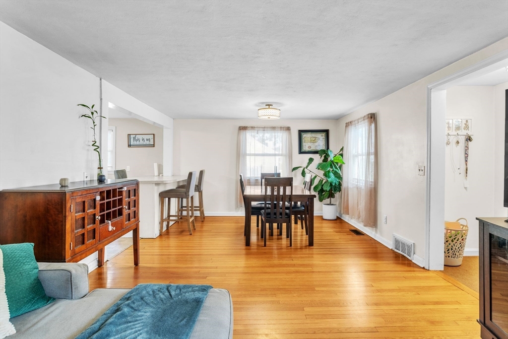 80 Victoria Street Springfield, MA 01104 - Photo 12 of 36