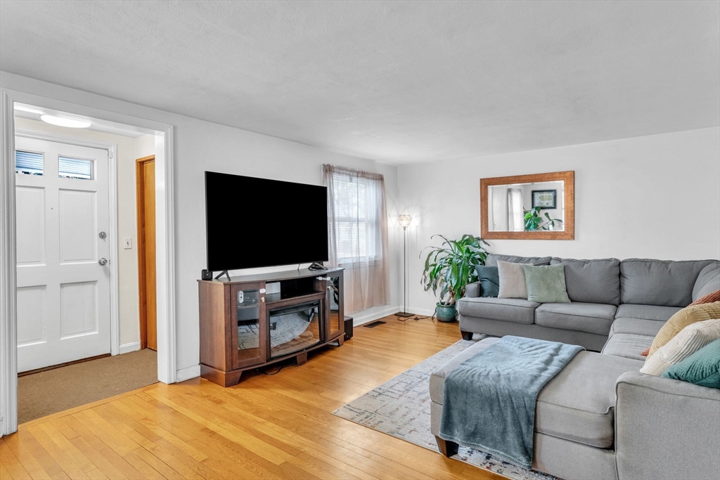 80 Victoria Street Springfield, MA 01104 - Photo 14 of 36