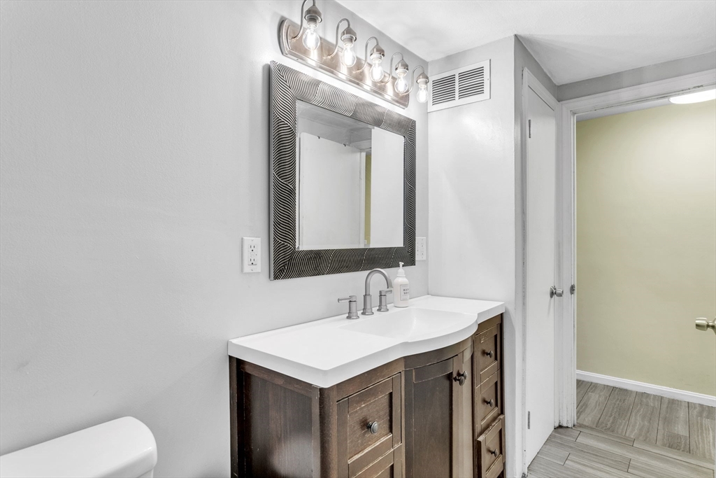 80 Victoria Street Springfield, MA 01104 - Photo 22 of 36