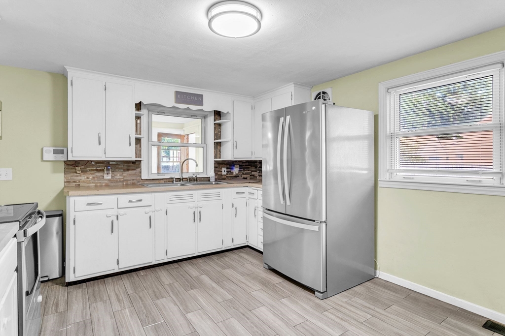 80 Victoria Street Springfield, MA 01104 - Photo 4 of 36