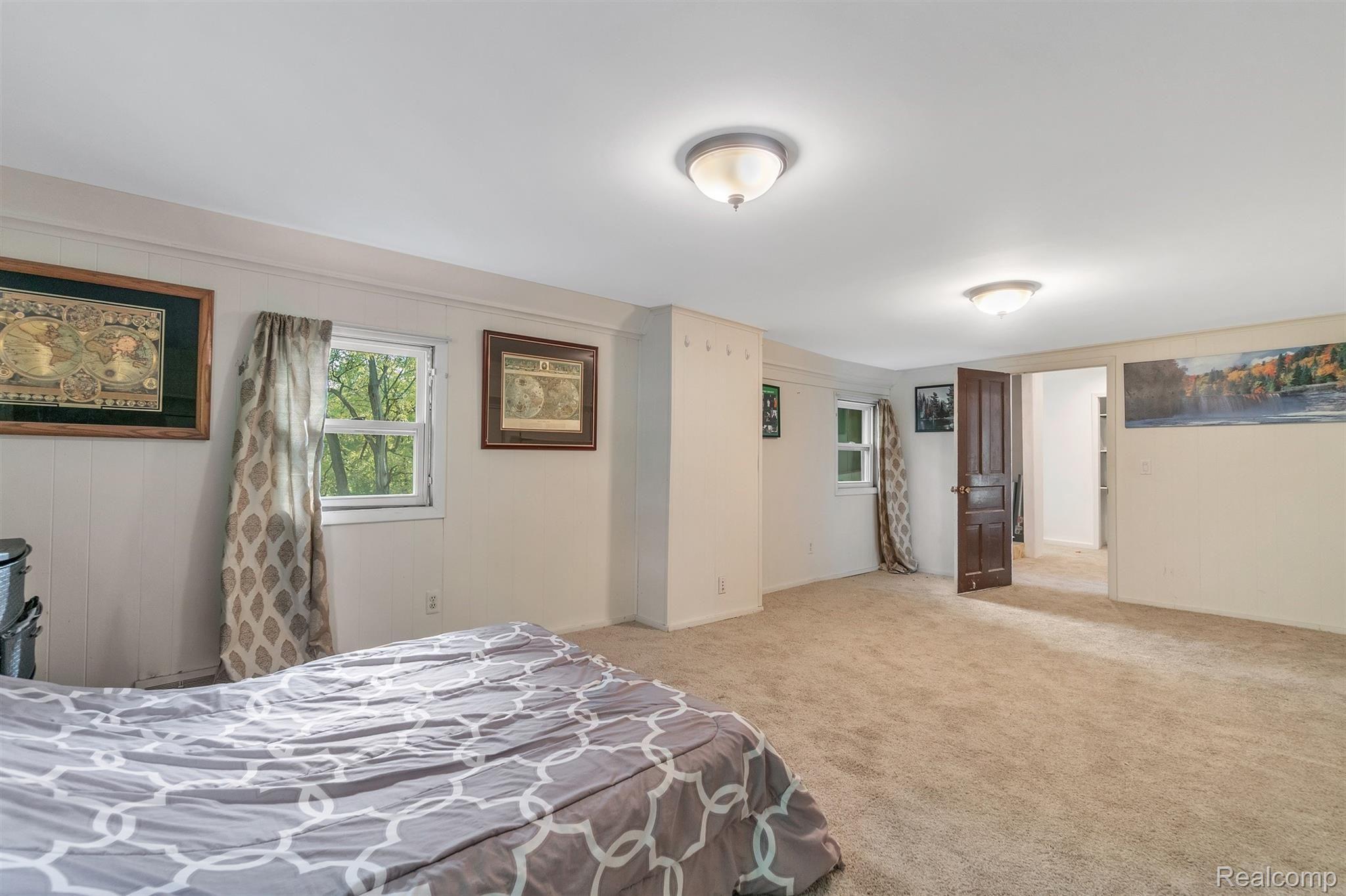 609 West Silver Lake Road Fenton, MI 48430 - Photo 23 of 37 29-609-w-Silver-lake-rd-WindowStill.jpg