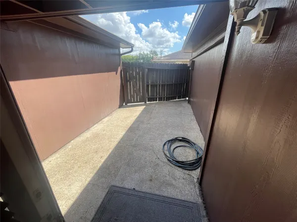 a view of an outdoor space