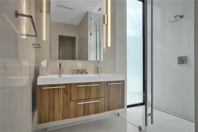 $115,000 | 5501 Pine Tree Drive, Miami Beach, FL 33140