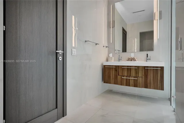 $115,000 | 5501 Pine Tree Drive, Miami Beach, FL 33140