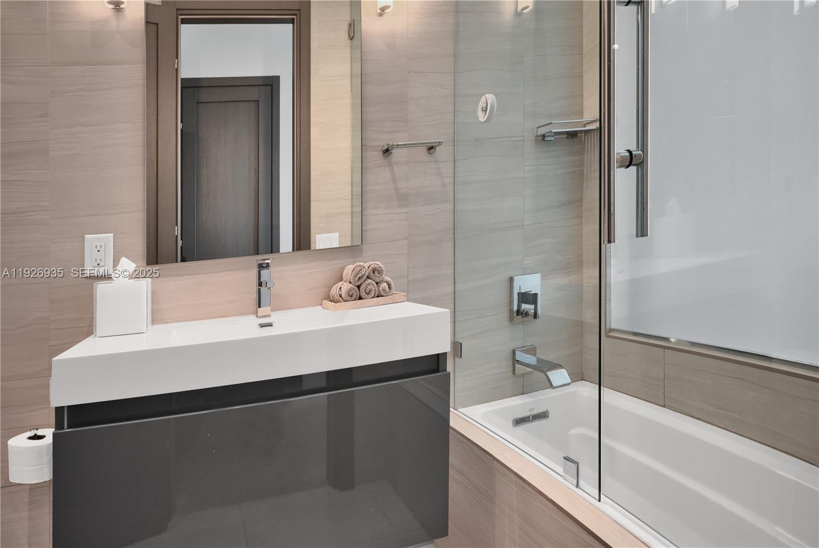 5501 Pine Tree Drive Miami Beach, FL 33140 - Photo 56 of 60